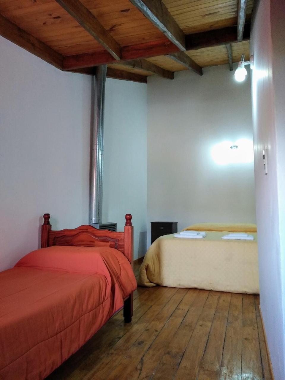 Constantino By Lo De Guille Hostel El Chalten